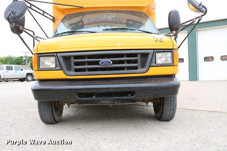 image for item DC7520 2004 Ford E450 Blue Bird school bus
