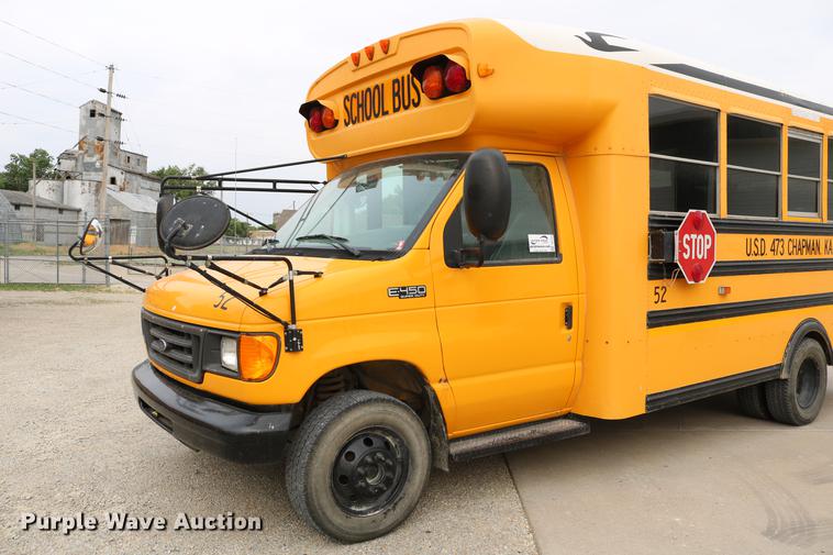 image for item DC7520 2004 Ford E450 Blue Bird school bus