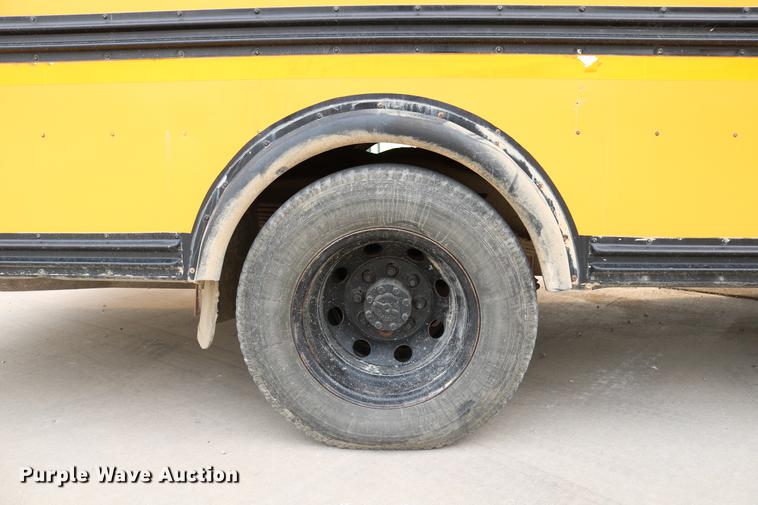 image for item DC7520 2004 Ford E450 Blue Bird school bus