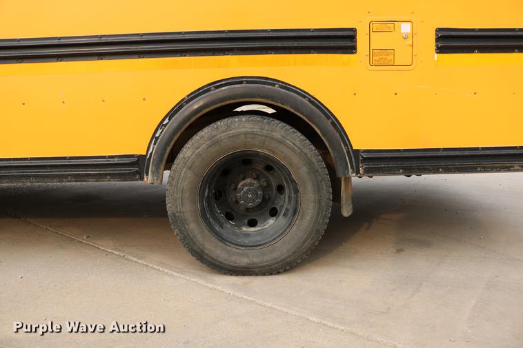 image for item DC7520 2004 Ford E450 Blue Bird school bus