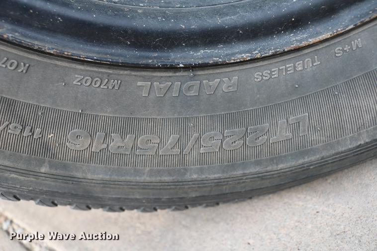 image for item DC7520 2004 Ford E450 Blue Bird school bus