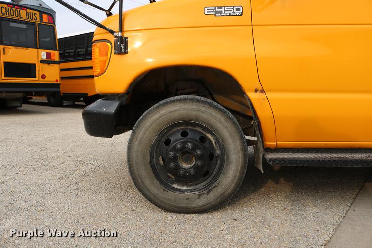 image for item DC7520 2004 Ford E450 Blue Bird school bus