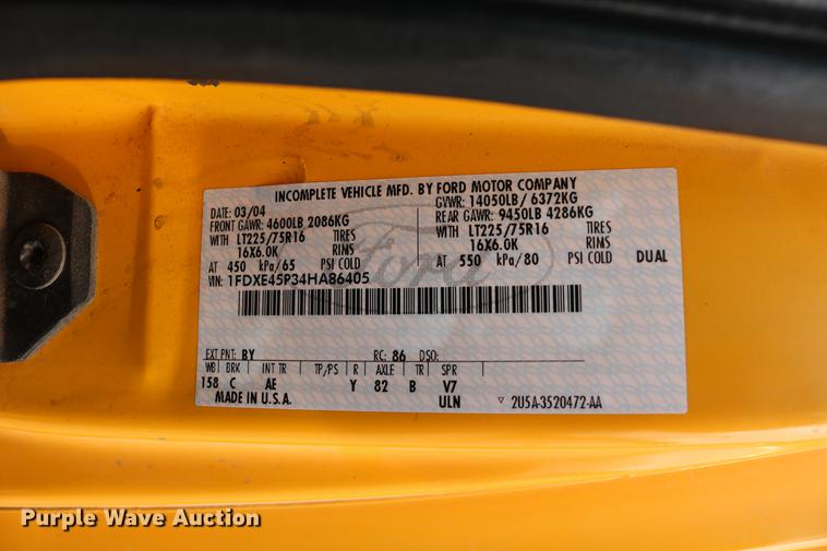 image for item DC7520 2004 Ford E450 Blue Bird school bus