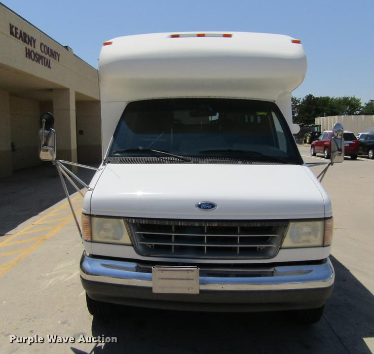 image for item DD5760 1994 Ford Econoline E450 van