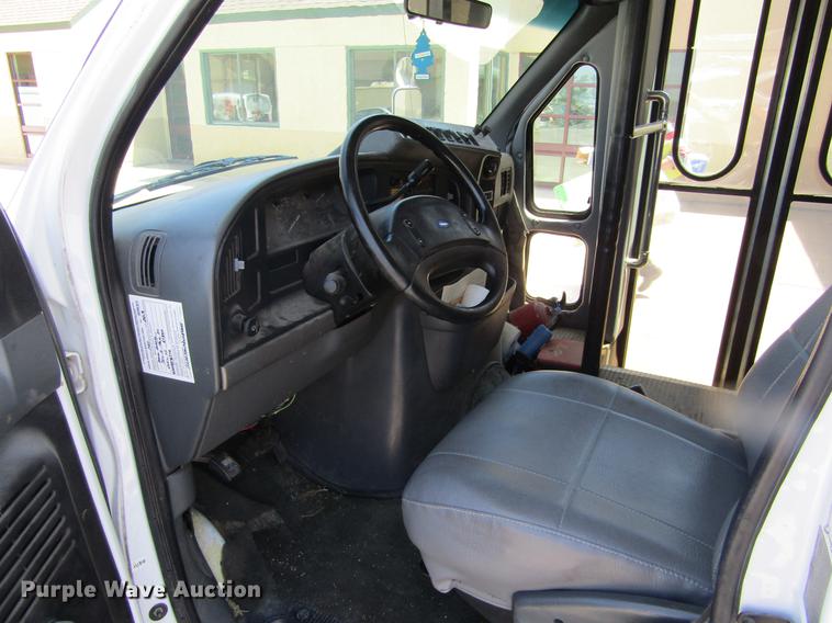 image for item DD5760 1994 Ford Econoline E450 van