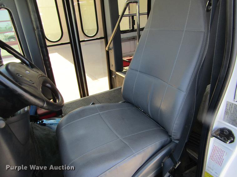 image for item DD5760 1994 Ford Econoline E450 van