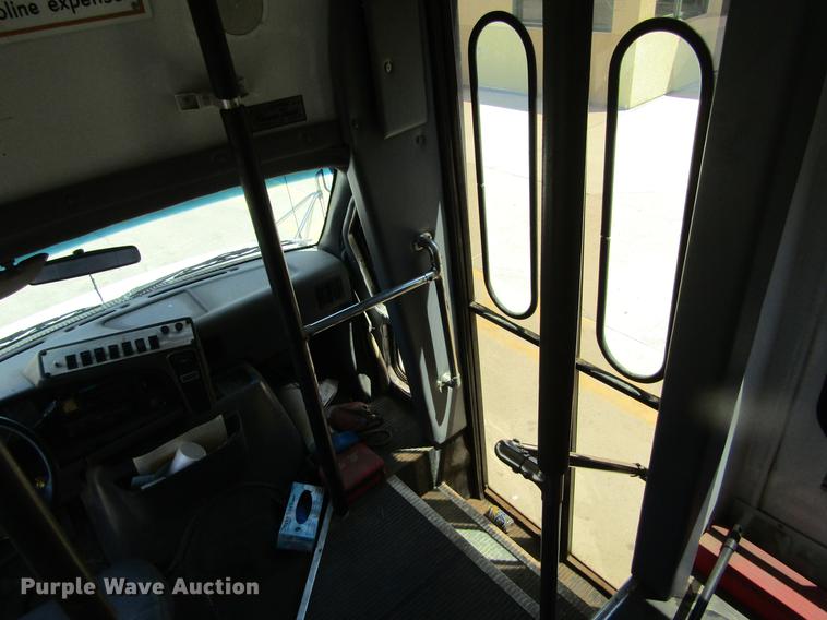 image for item DD5760 1994 Ford Econoline E450 van