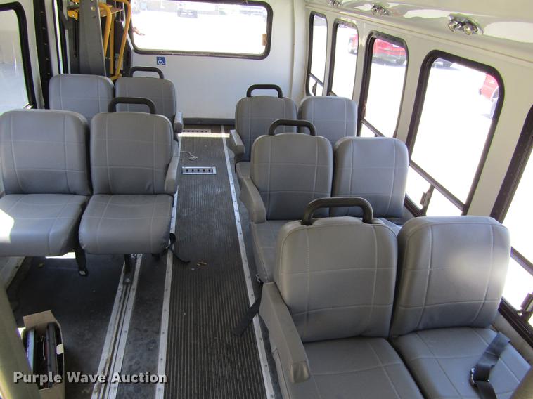 image for item DD5760 1994 Ford Econoline E450 van