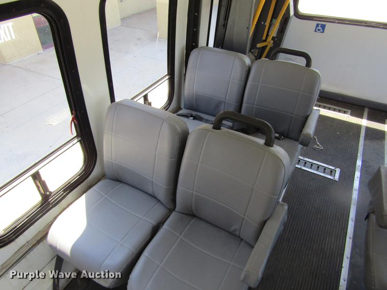 image for item DD5760 1994 Ford Econoline E450 van