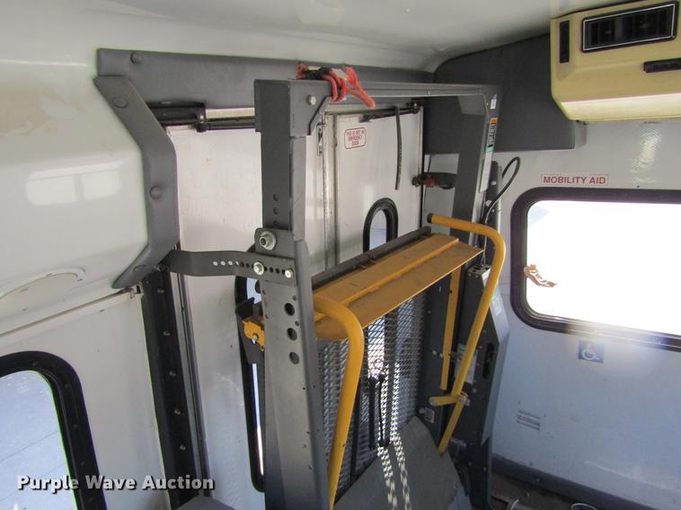 image for item DD5760 1994 Ford Econoline E450 van