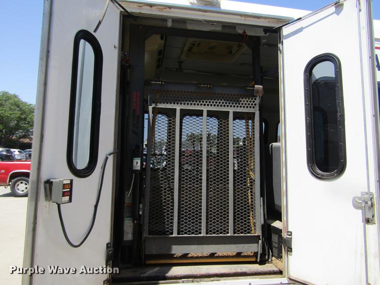 image for item DD5760 1994 Ford Econoline E450 van