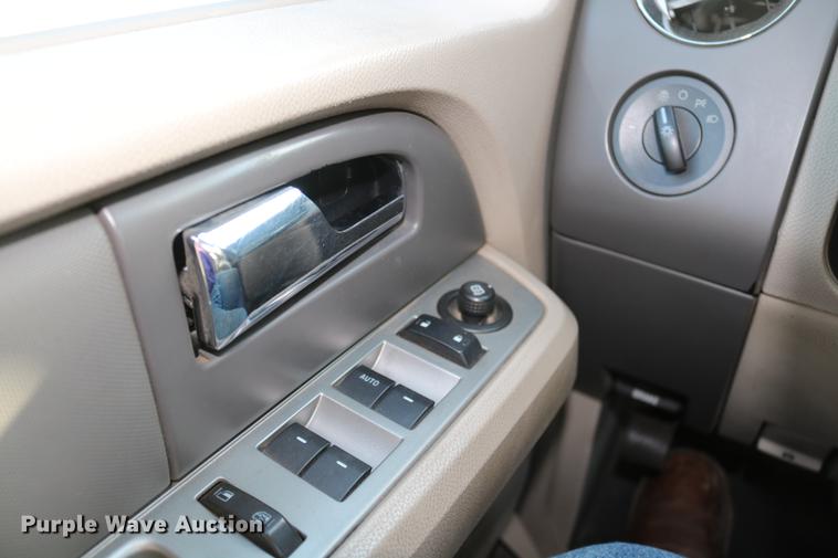 image for item DD8284 2009 Ford Expedition SUV