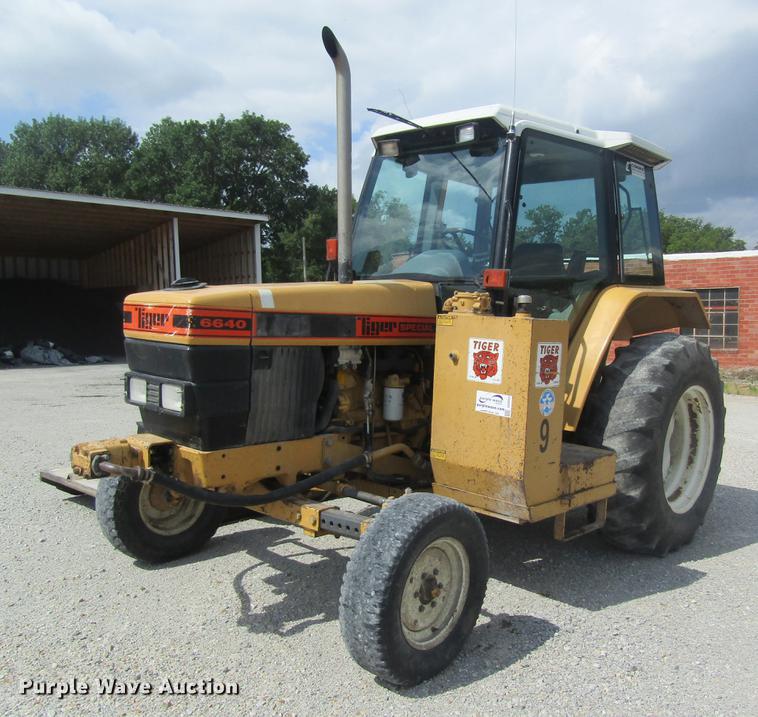 image for item DD8553 1995 New Holland 6640 Tiger Special tractor