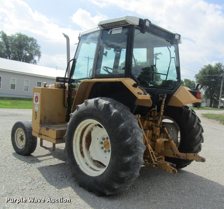 image for item DD8553 1995 New Holland 6640 Tiger Special tractor