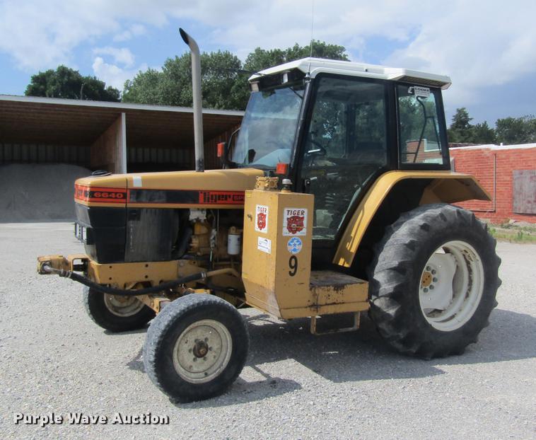 image for item DD8553 1995 New Holland 6640 Tiger Special tractor
