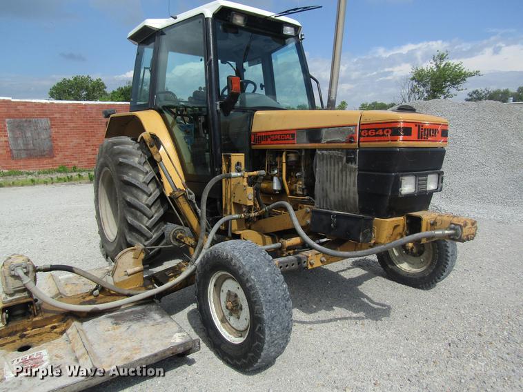 image for item DD8553 1995 New Holland 6640 Tiger Special tractor