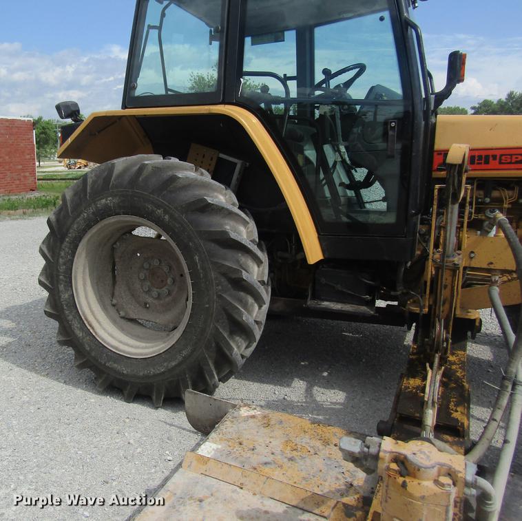 image for item DD8553 1995 New Holland 6640 Tiger Special tractor