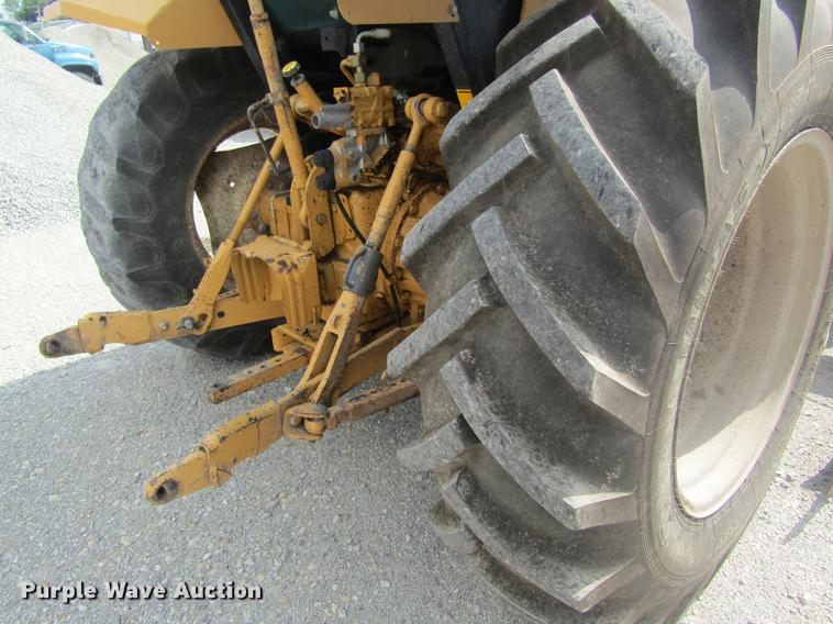 image for item DD8553 1995 New Holland 6640 Tiger Special tractor