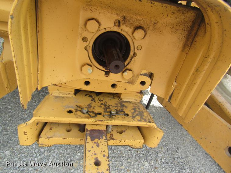 image for item DD8553 1995 New Holland 6640 Tiger Special tractor