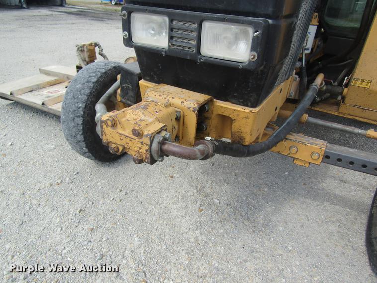 image for item DD8553 1995 New Holland 6640 Tiger Special tractor