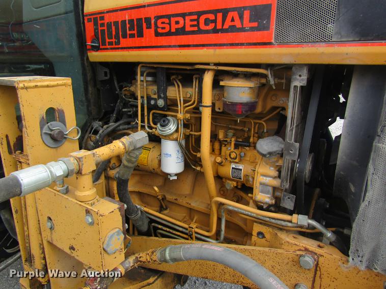 image for item DD8553 1995 New Holland 6640 Tiger Special tractor