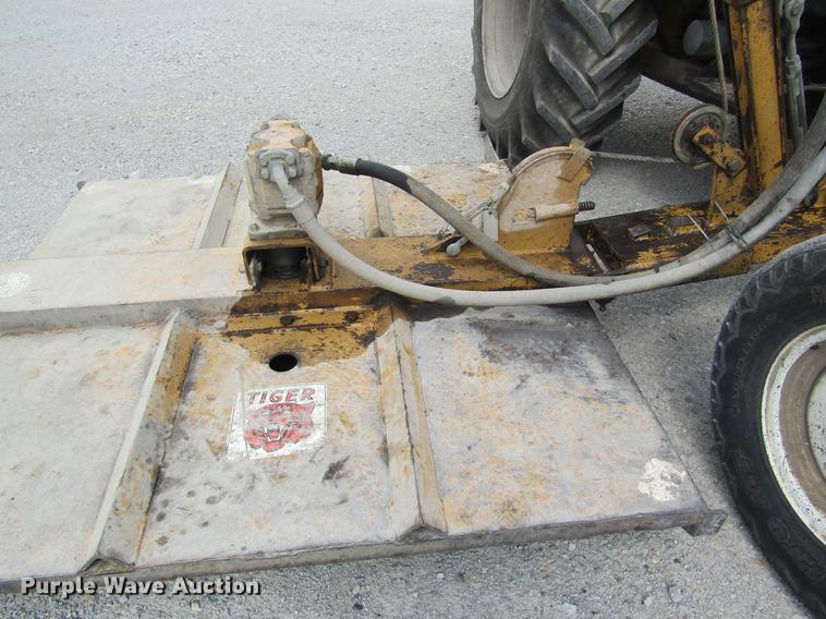 image for item DD8553 1995 New Holland 6640 Tiger Special tractor