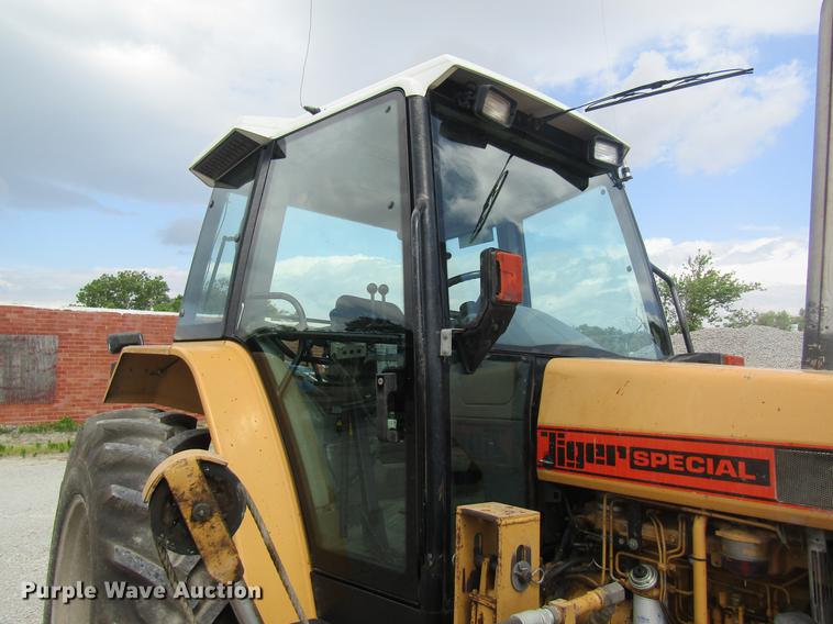 image for item DD8553 1995 New Holland 6640 Tiger Special tractor