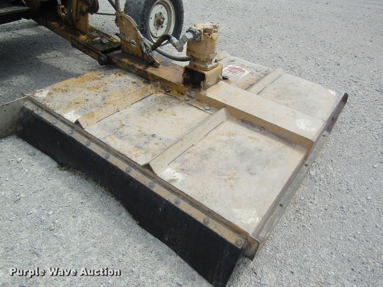 image for item DD8553 1995 New Holland 6640 Tiger Special tractor