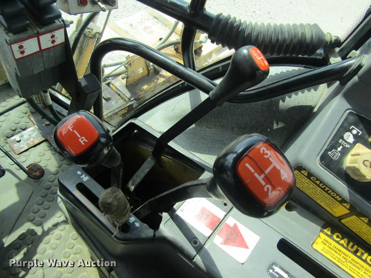 image for item DD8553 1995 New Holland 6640 Tiger Special tractor