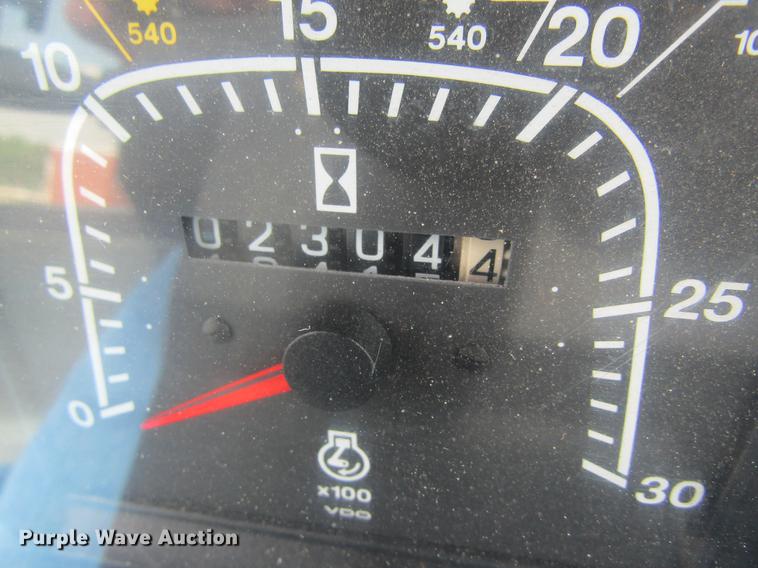 image for item DD8553 1995 New Holland 6640 Tiger Special tractor