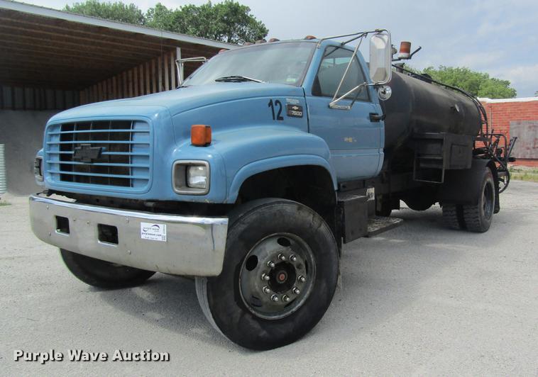 image for item DD8554 1997 Chevrolet C7500 oil distributor truck