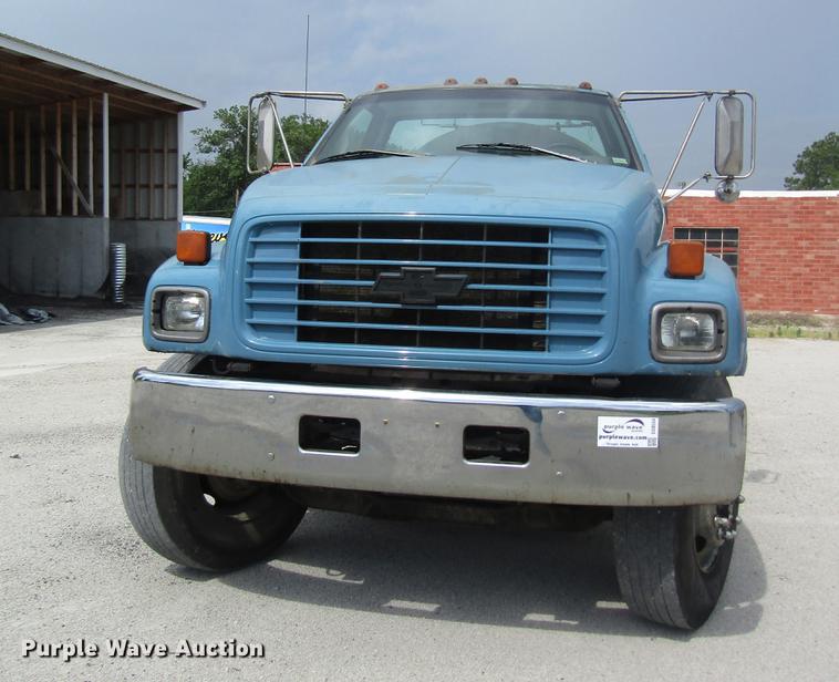 image for item DD8554 1997 Chevrolet C7500 oil distributor truck