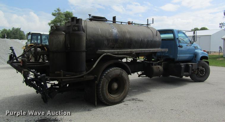 image for item DD8554 1997 Chevrolet C7500 oil distributor truck