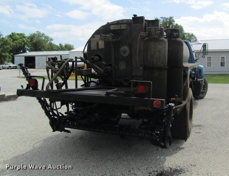 image for item DD8554 1997 Chevrolet C7500 oil distributor truck