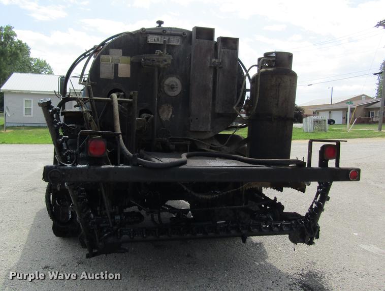 image for item DD8554 1997 Chevrolet C7500 oil distributor truck