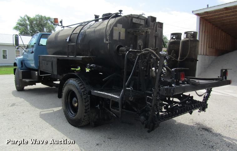 image for item DD8554 1997 Chevrolet C7500 oil distributor truck