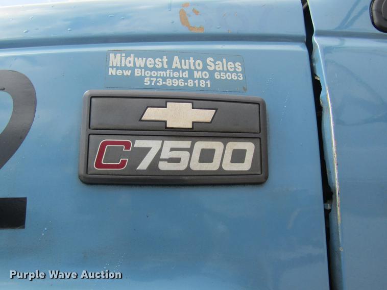 image for item DD8554 1997 Chevrolet C7500 oil distributor truck