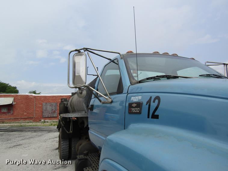 image for item DD8554 1997 Chevrolet C7500 oil distributor truck