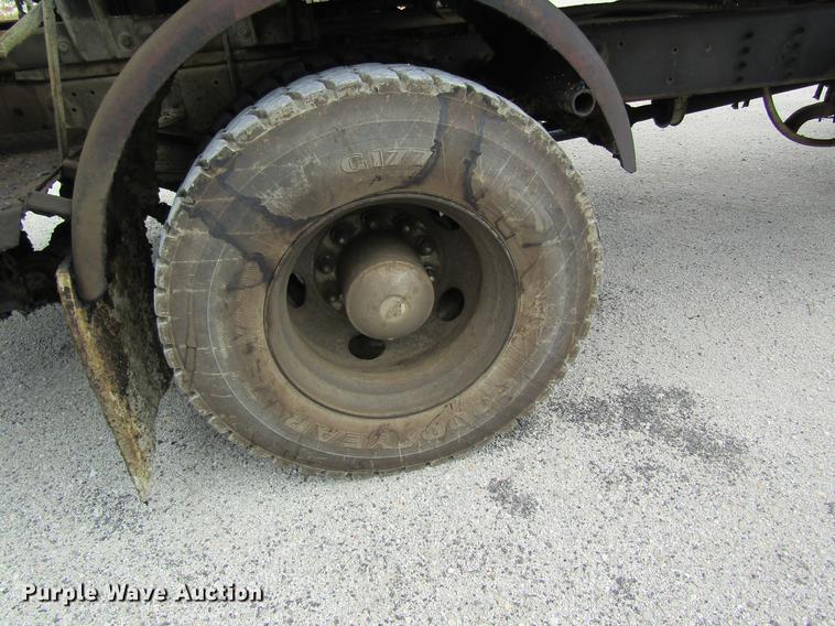 image for item DD8554 1997 Chevrolet C7500 oil distributor truck