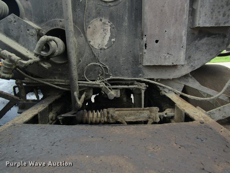 image for item DD8554 1997 Chevrolet C7500 oil distributor truck