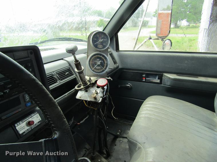 image for item DD8554 1997 Chevrolet C7500 oil distributor truck