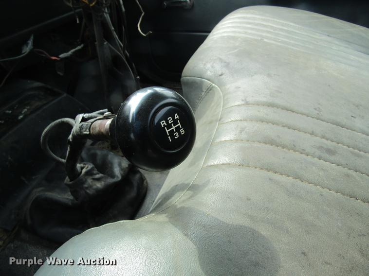 image for item DD8554 1997 Chevrolet C7500 oil distributor truck