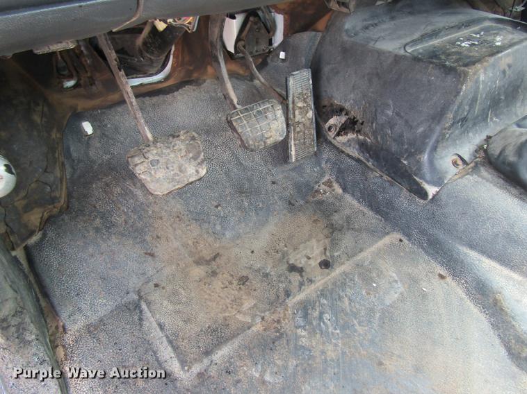 image for item DD8554 1997 Chevrolet C7500 oil distributor truck