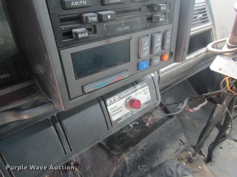 image for item DD8554 1997 Chevrolet C7500 oil distributor truck