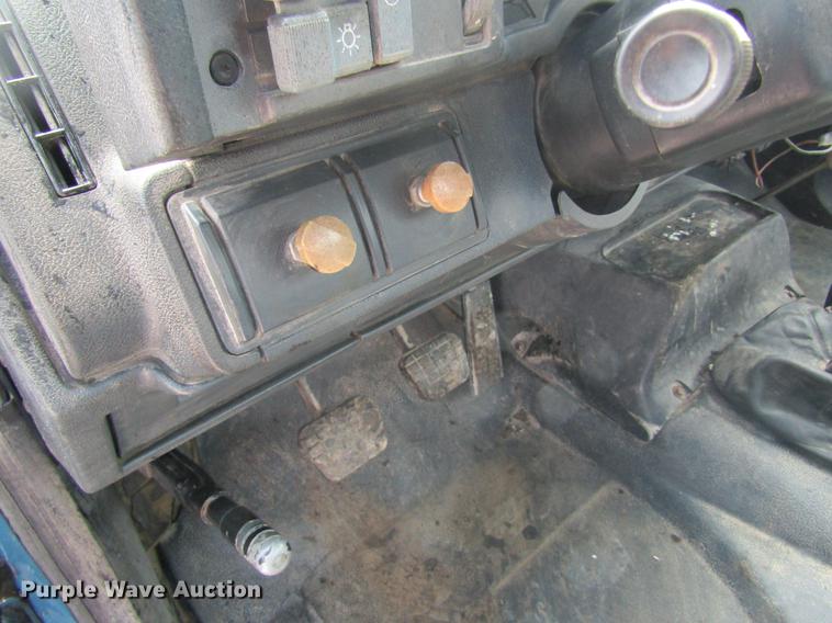 image for item DD8554 1997 Chevrolet C7500 oil distributor truck