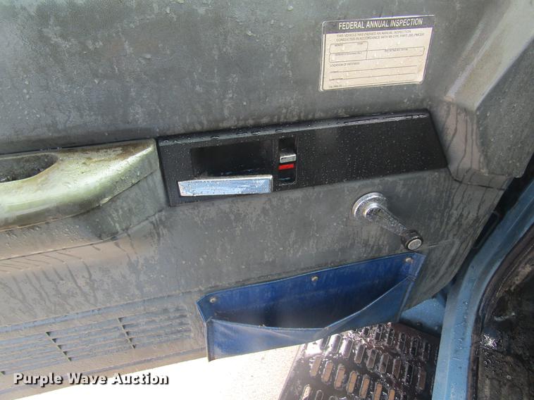 image for item DD8554 1997 Chevrolet C7500 oil distributor truck