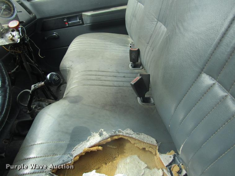 image for item DD8554 1997 Chevrolet C7500 oil distributor truck