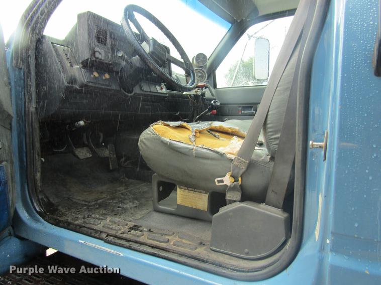 image for item DD8554 1997 Chevrolet C7500 oil distributor truck