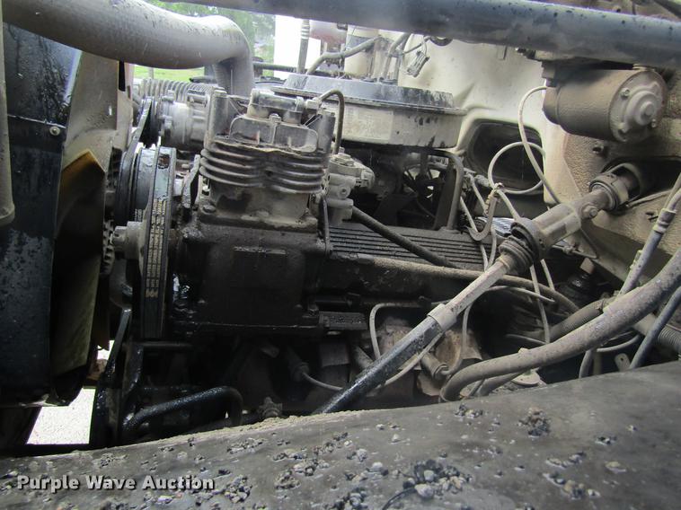 image for item DD8554 1997 Chevrolet C7500 oil distributor truck