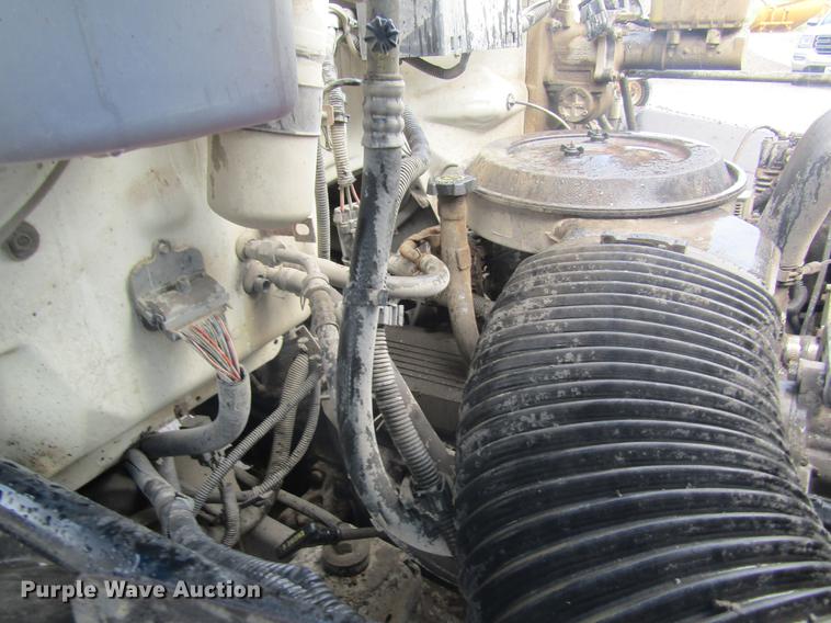 image for item DD8554 1997 Chevrolet C7500 oil distributor truck